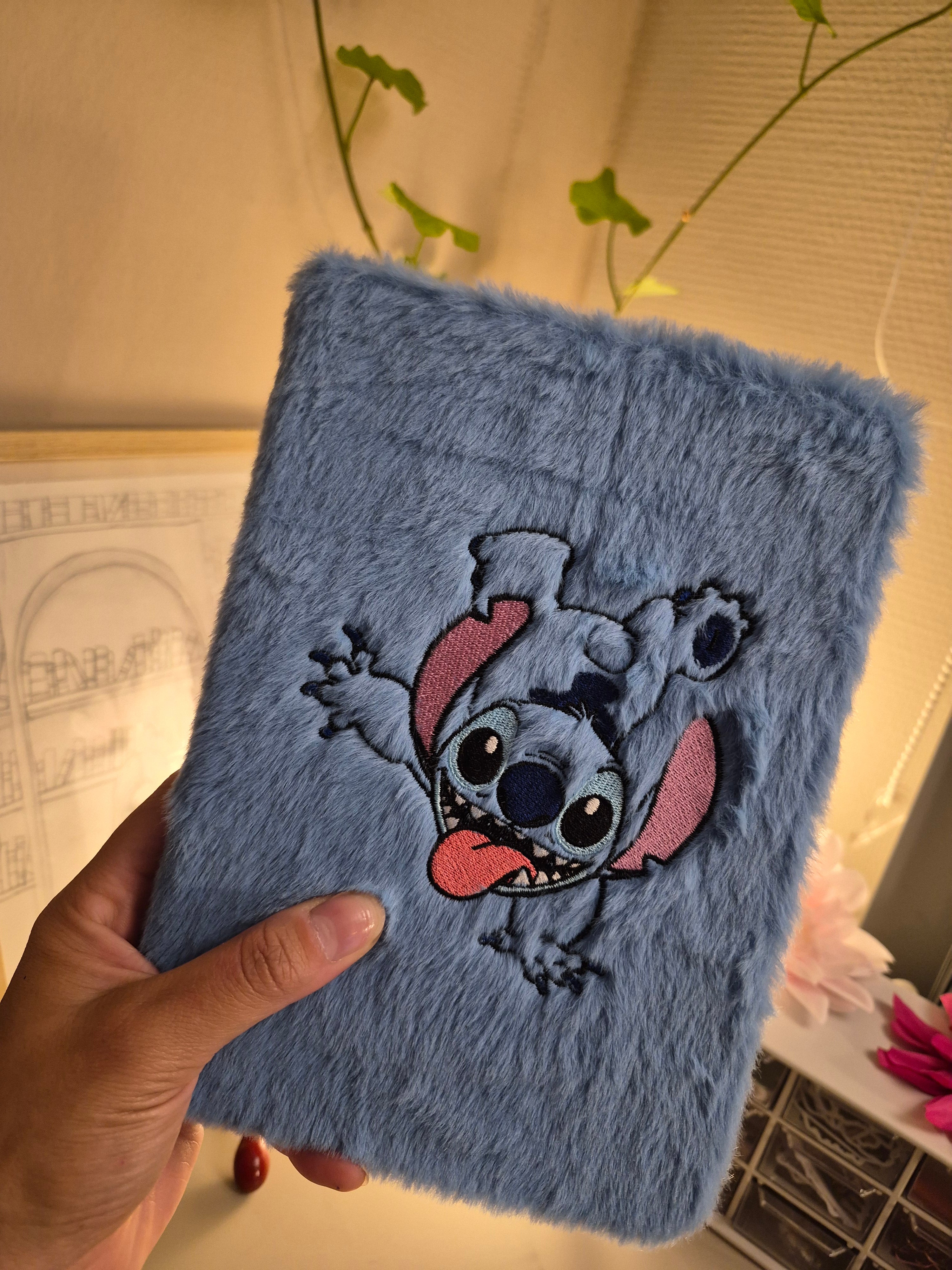 Caderno peluciado Stitch